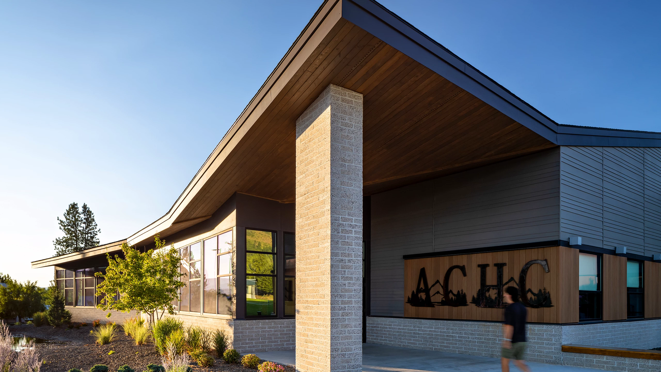 7.11.2025 ALSC Adams County Health Golden Hour Entrance Perspective Large